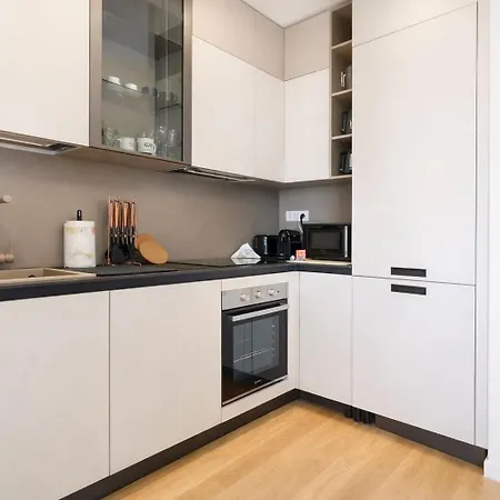 Elegantis Aventino Charming Flat With Private Terrace - Colosseo, Metro And Circo Massimo Nearby דירה רומא