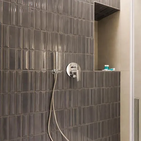 Elegantis Aventino Charming Flat With Private Terrace - Colosseo, Metro And Circo Massimo Nearby