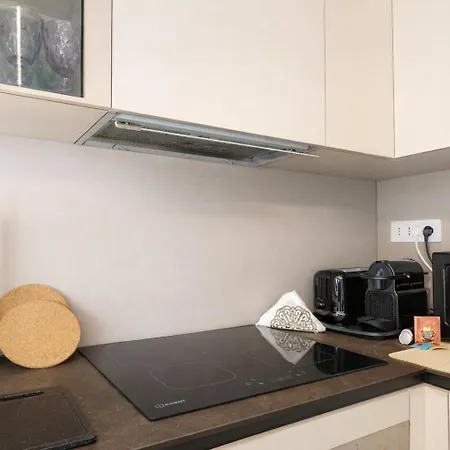 Elegantis Aventino Charming Flat With Private Terrace - Colosseo, Metro And Circo Massimo Nearby * רומא