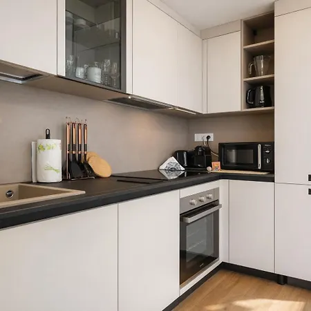 Elegantis Aventino Charming Flat With Private Terrace - Colosseo, Metro And Circo Massimo Nearby דירה רומא